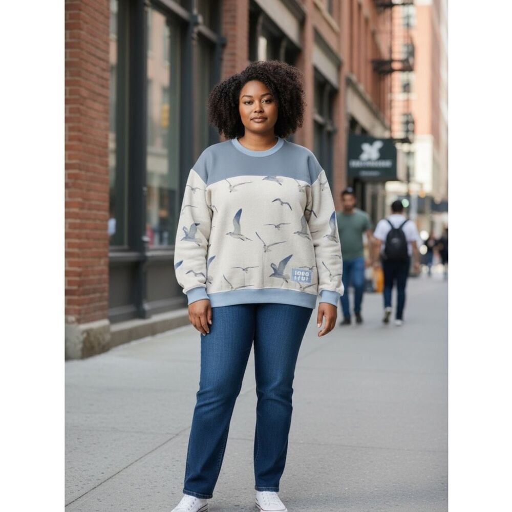 Taylor’s Version - Seagull Crewneck Sweatshirt - Light Blue & Beige 3XL